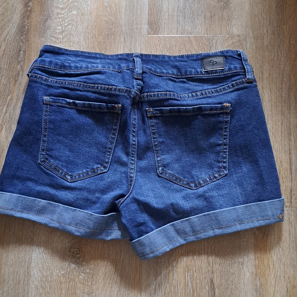 Celebrity Pink Runaway Blue Denim Distressed Shorts Cuffs Women's Size 5 / 27
